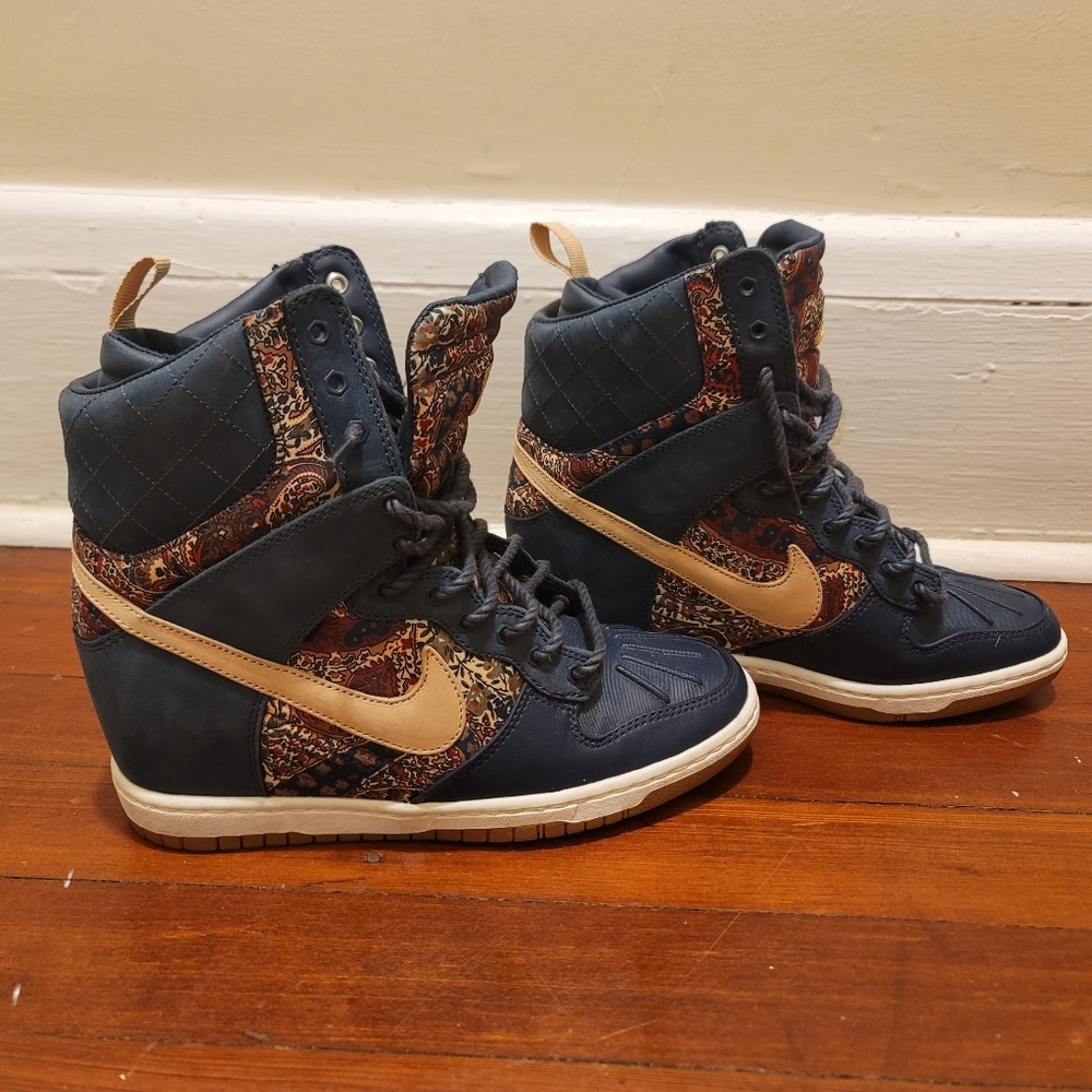 Nike Women's Dunk Sky Hi Duck Boot 632180-402
